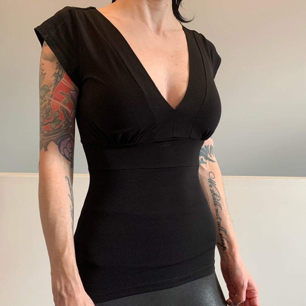 Y2K Le Chateau stretch poly cap sleeve V-neck